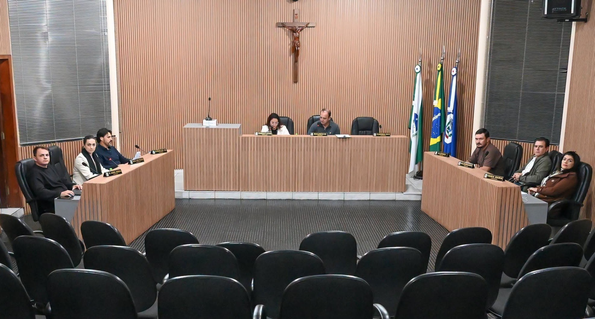 Câmara de Mamborê rejeita criação de cargos e aprova R$ 773 mil em créditos orçamentários