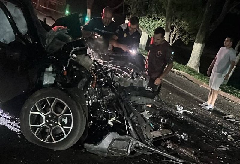 Colisão entre caminhonete e carreta mata motorista na BR-369, em Juranda