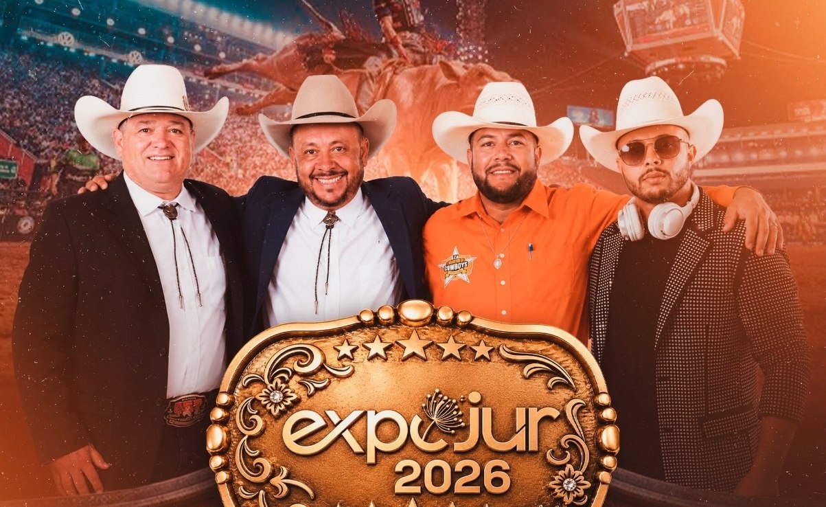 Equipe mamboreense de rodeio se apresenta na Expojur 2026, em Juranda