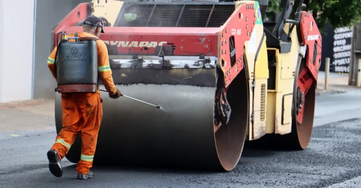 Mamborê avança na infraestrutura com licitações de R$ 5,1 milhões para asfalto na cidade e comunidade Guarani
