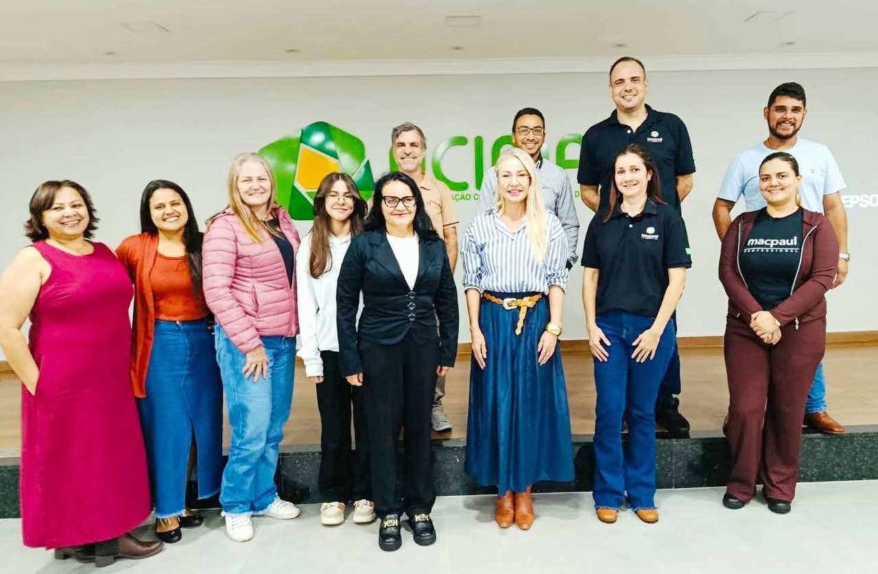 Mamborê promove oficina sobre negócios digitais para empreendedores