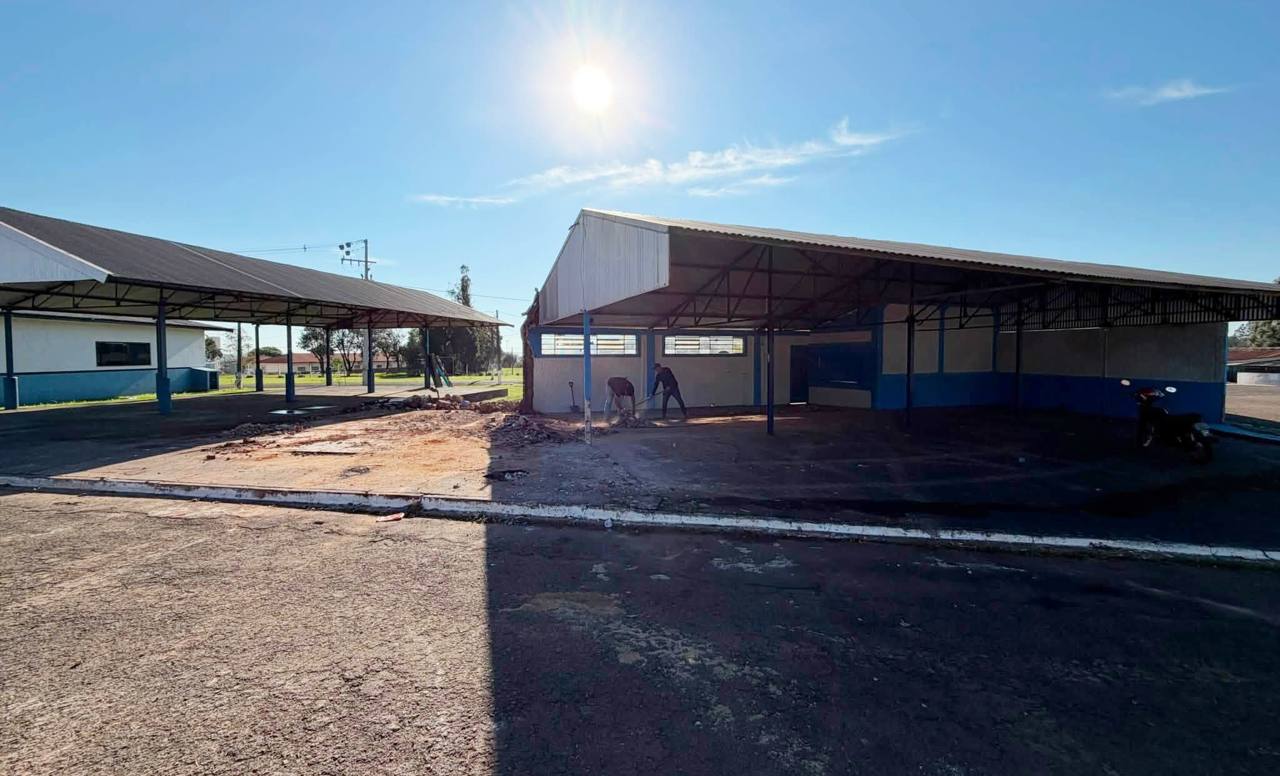 Prefeitura intensifica obras de revitalização no Parque de Exposições de Mamborê